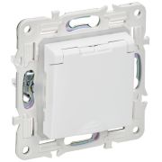 Розетка 1-м SKANDY 16А IP44 с заземл. защ. шторки с крышкой SK-R11W арктич. бел. IEK SK-R16-16-44-K01